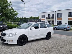 Weiß Gebraucht 2011 Skoda Octavia Sport Kombi | 3.950 € (Superpreis)