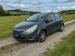 Grau Gebraucht 2013 Opel Corsa Limousine | 2.800 € (Guter Preis)