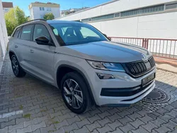 Grau Gebraucht 2020 Skoda Kodiaq SportLine SUV | 32.990 € (Fairer Preis)