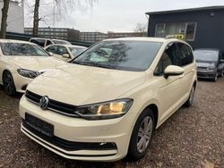 Beige Gebraucht 2019 VW Touran Van / Kleinbus | 9.250 €