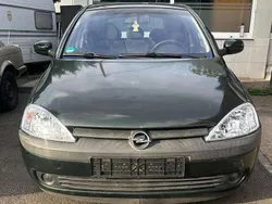 Grün Gebraucht 2002 Opel Corsa Elegance Limousine | 1.499 € (Fairer Preis)