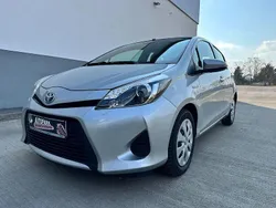 Silber Gebraucht 2012 Toyota Yaris Hybrid Life Limousine | 4.999 €