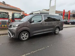 Grau Gebraucht 2023 Toyota Proace Verso Team Kombi | 47.300 € (Teuer)
