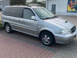 Grau Gebraucht 2006 Kia Carnival Van / Kleinbus | 1.200 €