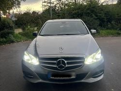 Silber Gebraucht 2014 Mercedes E220 Limousine | 13.999 € (Teuer)