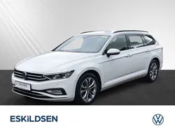 Weiß Gebraucht 2023 VW Passat Business Kombi | 25.930 € (Superpreis)