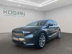 Grau Gebraucht 2021 Skoda Enyaq iV Loft SUV | 28.980 € (Guter Preis)