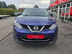 Ink blue metallic Gebraucht 2015 Nissan Qashqai Tekna SUV | 14.990 € (Fairer Preis)