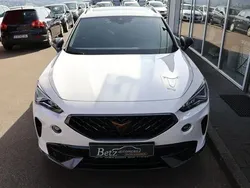 Weiß ('candy' weiss) Gebraucht 2024 Cupra Formentor SUV | 28.990 € (Fairer Preis)