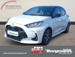 Weiß Gebraucht 2021 Toyota Yaris Style Kleinwagen | 16.990 € (Fairer Preis)