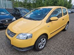 Gelb Gebraucht 2008 VW Fox Basis Kleinwagen | 3.450 € (Teuer)