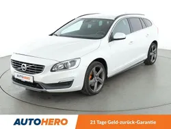 Weiß Gebraucht 2014 Volvo V60 Momentum Kombi | 16.420 € (Teuer)