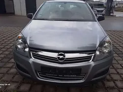 Silber Gebraucht 2009 Opel Astra Limousine | 2.800 € (Guter Preis)