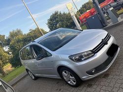 Silber Gebraucht 2012 VW Touran Van / Kleinbus | 8.999 € (Fairer Preis)