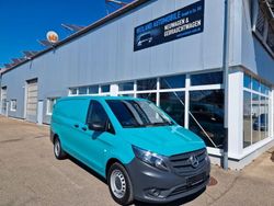 Grün Gebraucht 2021 Mercedes Vito Van / Kleinbus | 18.990 €