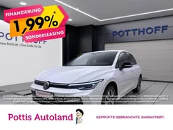 Weiss Gebraucht 2024 VW Golf VIII Goal Limousine | 28.433 € (Superpreis)