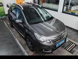 Grau Gebraucht 2016 Peugeot 2008 Allure SUV | 8.300 € (Fairer Preis)