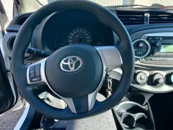 Weiß Gebraucht 2012 Toyota Yaris Limousine | 5.700 € (Fairer Preis)