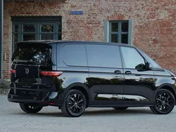 Schwarz Gebraucht 2023 VW Multivan Life Van / Kleinbus | 45.500 € (Guter Preis)