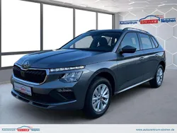 Graphitgrau Neu 2025 Skoda Kamiq Selection SUV | 26.990 € (Fairer Preis)