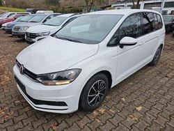 Weiß Gebraucht 2019 VW Touran Van / Kleinbus | 9.990 € (Superpreis)