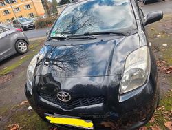 Schwarz Gebraucht 2011 Toyota Yaris Kleinwagen | 4.000 €