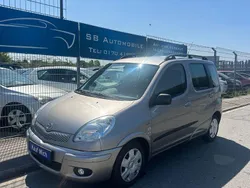 Beige Gebraucht 2005 Toyota Yaris Verso Sol Van / Kleinbus | 3.990 € (Etwas zu teuer)
