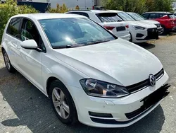 Weiß Gebraucht 2014 VW Golf VII Comfortline Limousine | 9.000 € (Guter Preis)