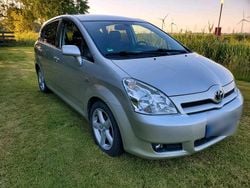 Silber Gebraucht 2007 Toyota Corolla Verso Van / Kleinbus | 2.500 € (Teuer)