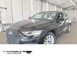 Mythosschwarz metallic (metallic) Gebraucht 2023 Audi A3 Sportback Limousine | 24.490 € (Guter Preis)