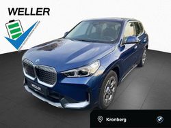 Phytonicblau (blau) Gebraucht 2024 BMW iX1 Comfort Edition SUV | 40.450 €