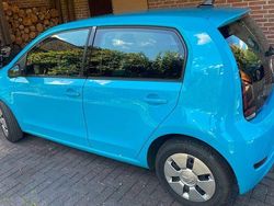 Blau Gebraucht 2020 VW e-up! Comfortline Kleinwagen | 10.900 € (Etwas zu teuer)
