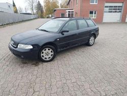 Blau Gebraucht 2000 Audi A4 Kombi | 1.100 € (Etwas zu teuer)