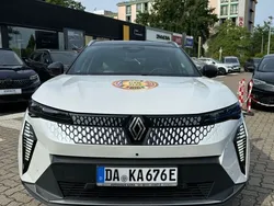 Perlmuttweiss metallic/dach i Gebraucht 2024 Renault Scénic Iconic Van / Kleinbus | 53.990 € (Teuer)
