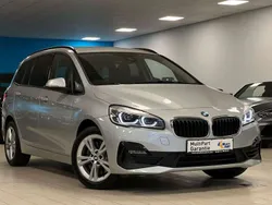 Glaciersilber metallic Gebraucht 2019 BMW 218 Kombi | 20.299 € (Fairer Preis)