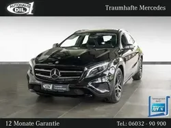 Schwarz (kosmosschwarz metalliclack) Gebraucht 2015 Mercedes GLA200 Night SUV | 21.450 € (Etwas zu teuer)