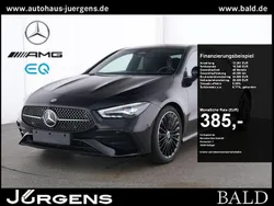 Schwarz kosmosschwarz metallic Gebraucht 2024 Mercedes CLA200 AMG Coupé | 40.870 € (Etwas zu teuer)