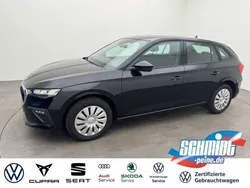 Black metallic Gebraucht 2024 Skoda Scala Essence Kleinwagen | 17.700 € (Superpreis)