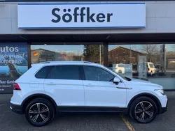 Weiß Gebraucht 2022 VW Tiguan Elegance SUV | 33.950 € (Fairer Preis)