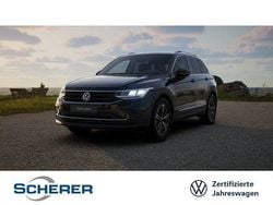 Deep black perleffekt (metallic) Gebraucht 2023 VW Tiguan Move SUV | 28.380 € (Superpreis)
