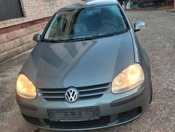 Grün Gebraucht 2006 VW Golf V Limousine | 1.900 € (Guter Preis)