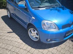 Blau Gebraucht 2001 Toyota Yaris Kleinwagen | 3.400 €