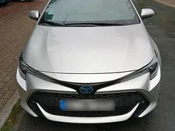 Silber Gebraucht 2021 Toyota Corolla Limousine | 19.999 € (Fairer Preis)