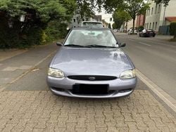 Grau Gebraucht 1997 Ford Escort Limousine | 500 € (Superpreis)