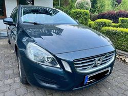 Grau Gebraucht 2010 Volvo V60 Kombi | 6.700 € (Fairer Preis)