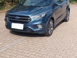 Blau Gebraucht 2018 Ford Kuga ST-Line SUV | 19.500 € (Guter Preis)