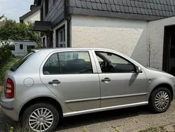 Silber Gebraucht 2002 Skoda Fabia Comfort Limousine | 800 € (Guter Preis)