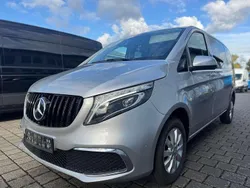 Brillantsilber Gebraucht 2022 Mercedes Vito Van / Kleinbus | 29.800 € (Fairer Preis)