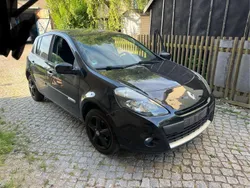 Grau Gebraucht 2010 Renault Clio II Limousine | 3.300 €
