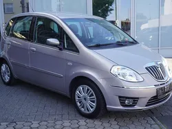 Beige Gebraucht 2007 Lancia Musa Van / Kleinbus | 4.999 € (Fairer Preis)